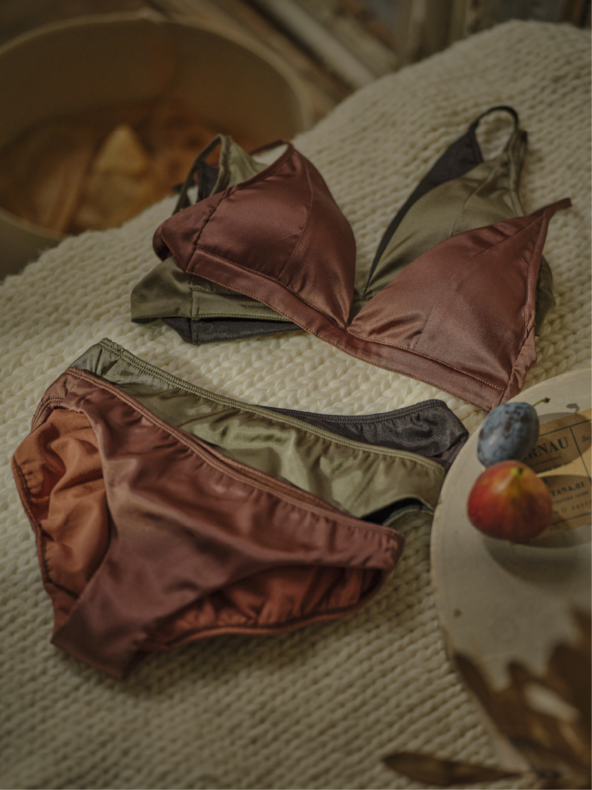 BACK OPEN CAMISOLE