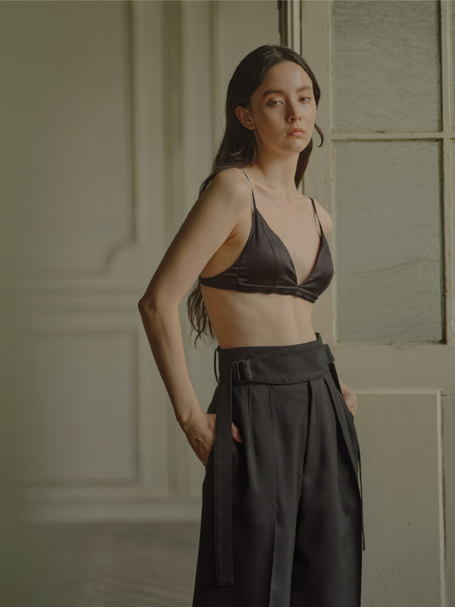 BACK OPEN CAMISOLE