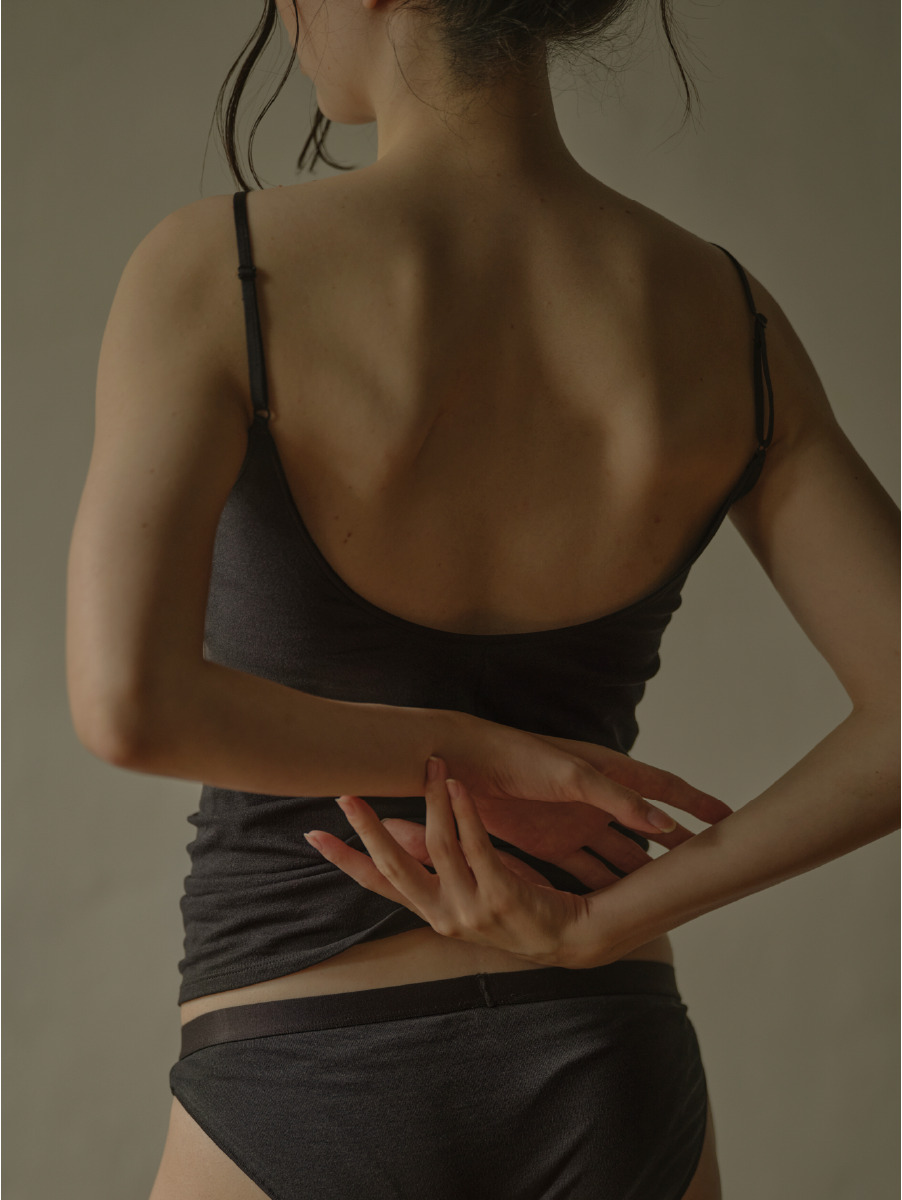 BACK OPEN CAMISOLE